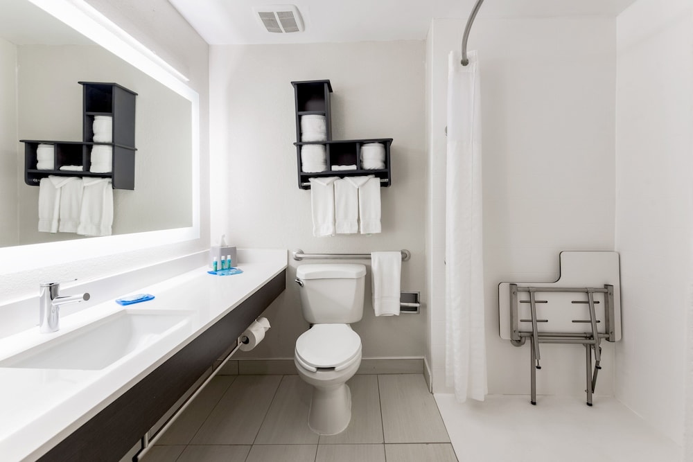 Holiday Inn Express Columbus Downtown by IHG - photo 18