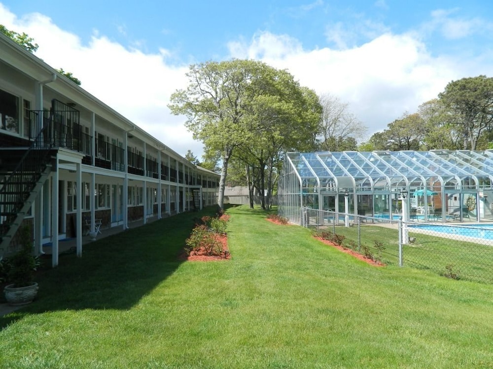 Colonial Village - photo 17