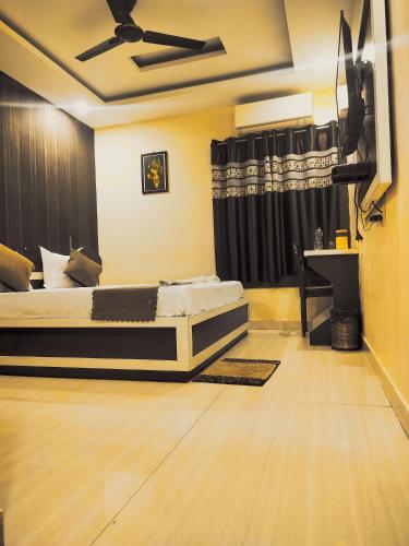 Hotel R K Palace in Bhopal, India