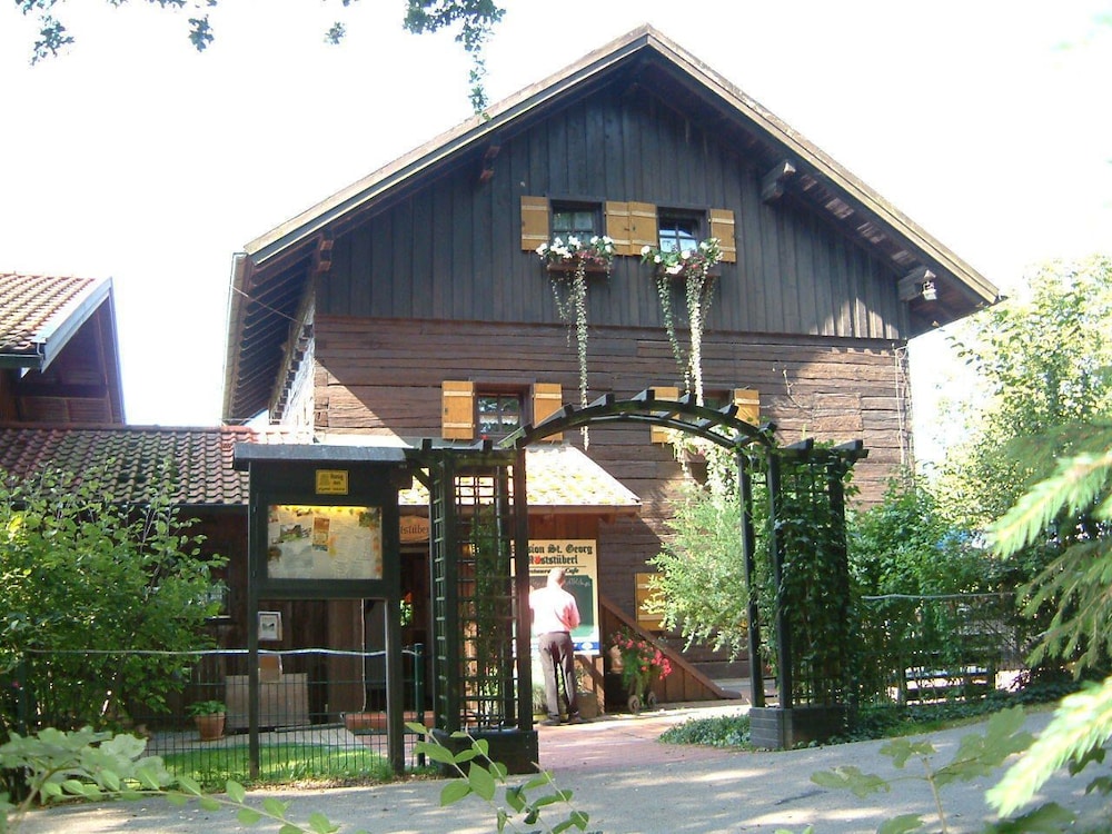 Pension St. Georg Mit Moststüberl — 4-Star Luxury Hotel in Bad Griesbach, Germany
