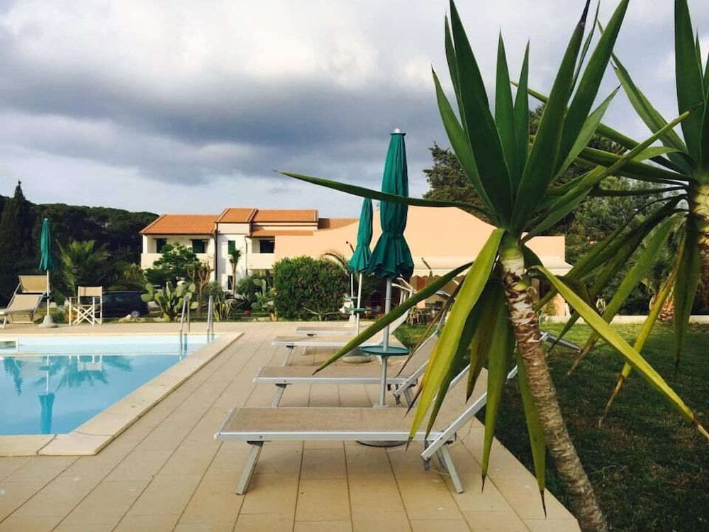 B&B Alex — 4-Star Luxury Hotel in Capoliveri, Italy