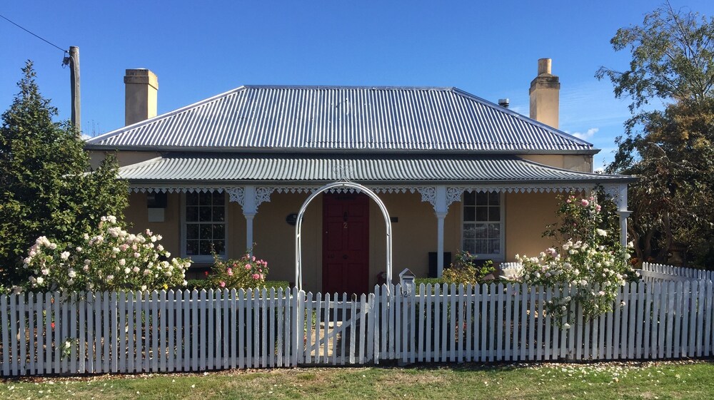 Bellamona Cottage Longford — 4-Star Luxury Hotel in Longford, Australia