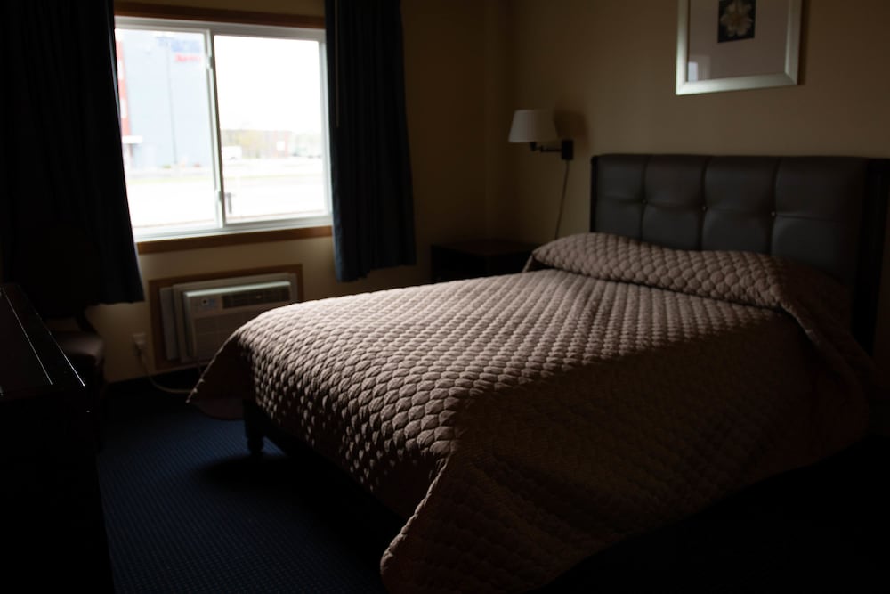 East Grand Inn - photo 19