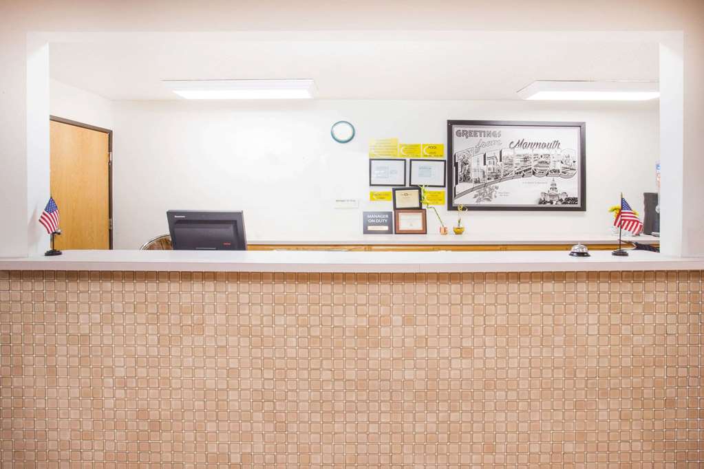 Super 8 by Wyndham Monmouth IL - photo 4