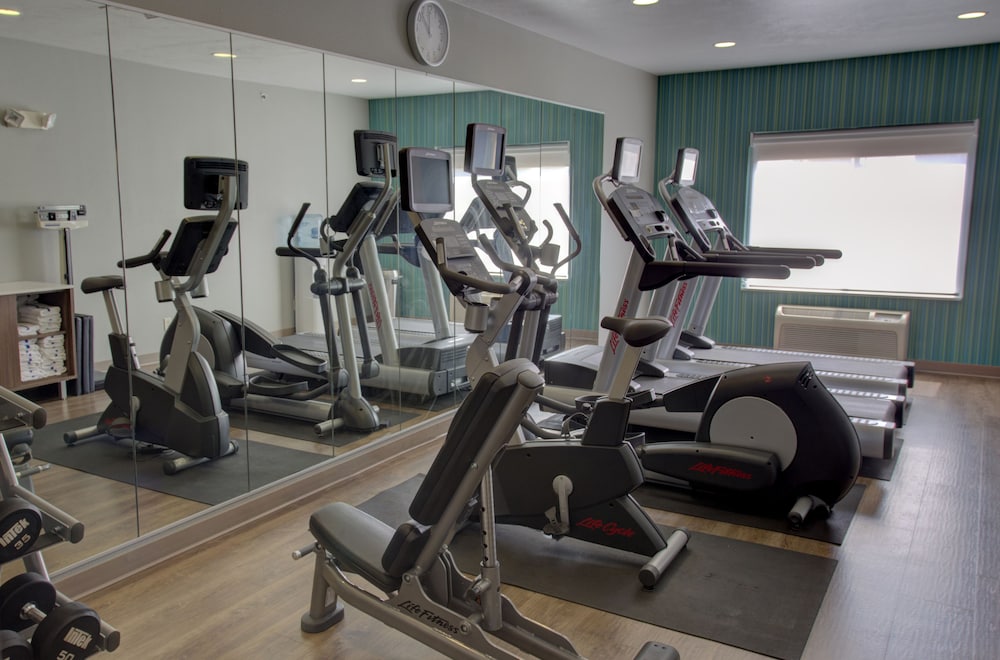 Holiday Inn Express Hotel & Suites Le Mars by IHG - photo 28