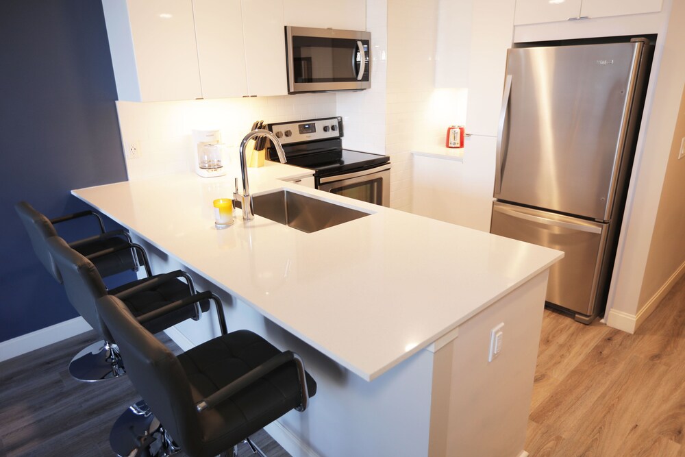 Downtown Cosmopolitan Suites - photo 24