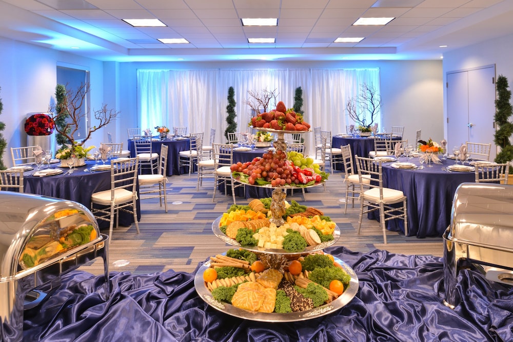 Holiday Inn Express & Suites Loma Linda San Bernardino S by IHG - photo 43