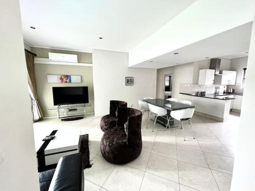 Apartment in Sandton — 4-Star Luxury Hotel in Johannesburg, South Africa