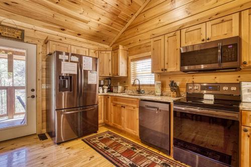 Sunshine Ridge Hot Tub Game Room WIFI 560 FREE tickets each paid day - photo 8