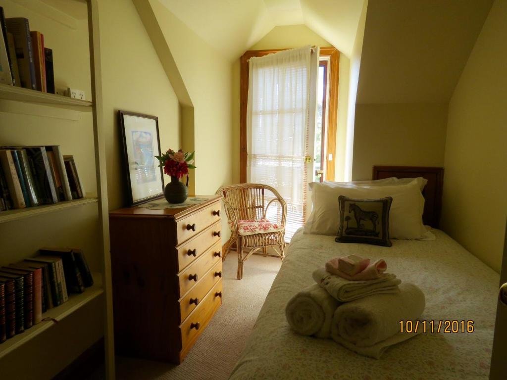 Hawk s Nest Bed & Breakfast — 4-Star Luxury Hotel in Bathurst, Australia