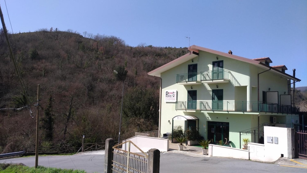 Palia's Hotel - last minute hotel in Laino Borgo