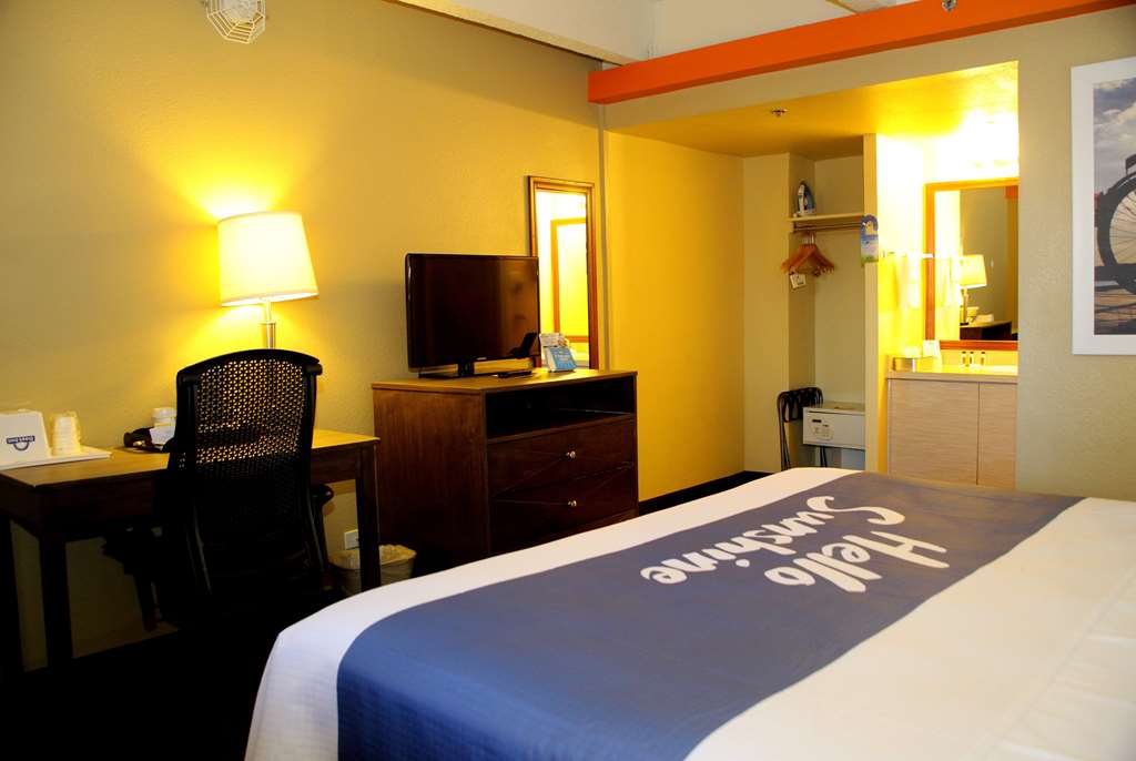 Days Inn by Wyndham Denver Downtown - photo 10