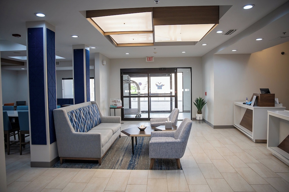 Holiday Inn Express & Suites Center by IHG - photo 64