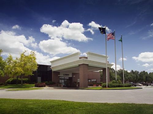 Holiday Inn Olathe Medical Center - photo 2