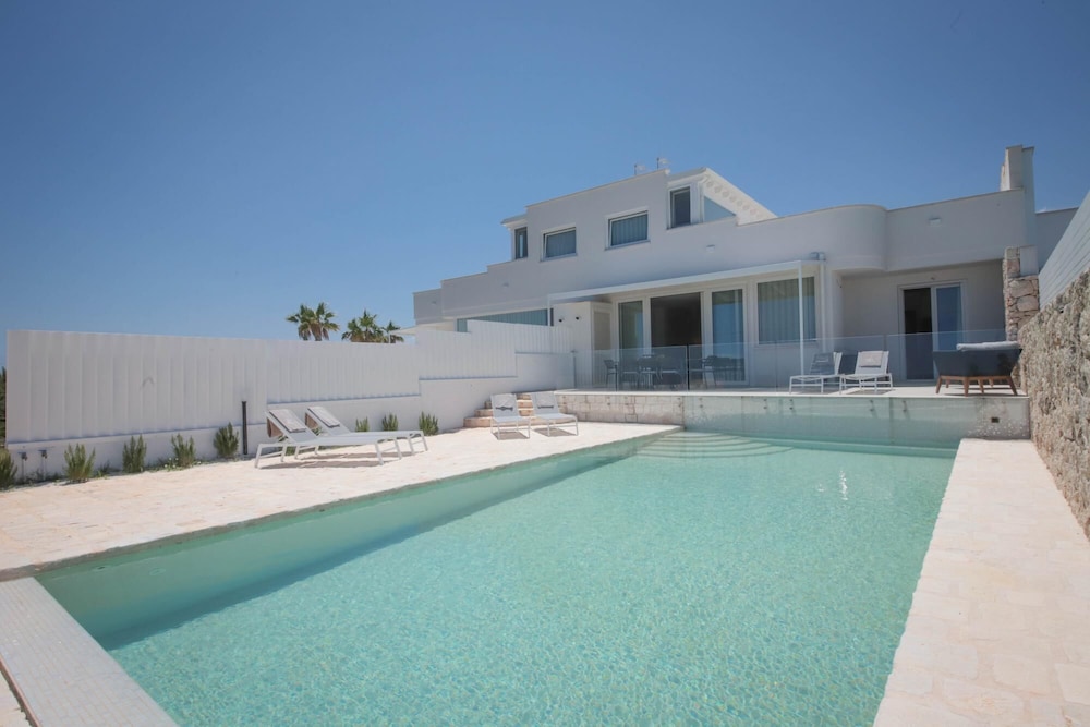 TD Villa Grecale Modern Luxury Villa With Sea View — 4-Star Luxury Hotel in Monopoli, Italy