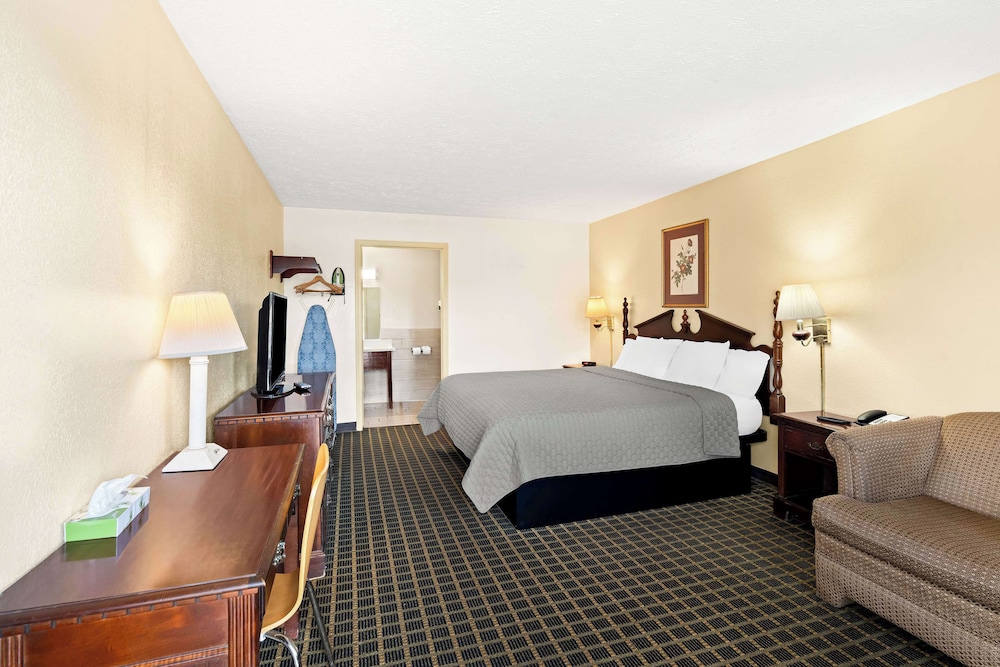 Americas Best Value Inn & Suites Mt. Pleasant - photo 12