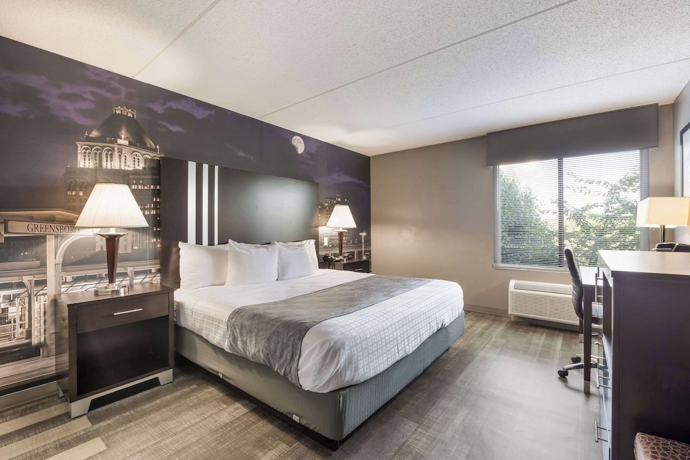 Clarion Pointe Greensboro Airport - photo 11