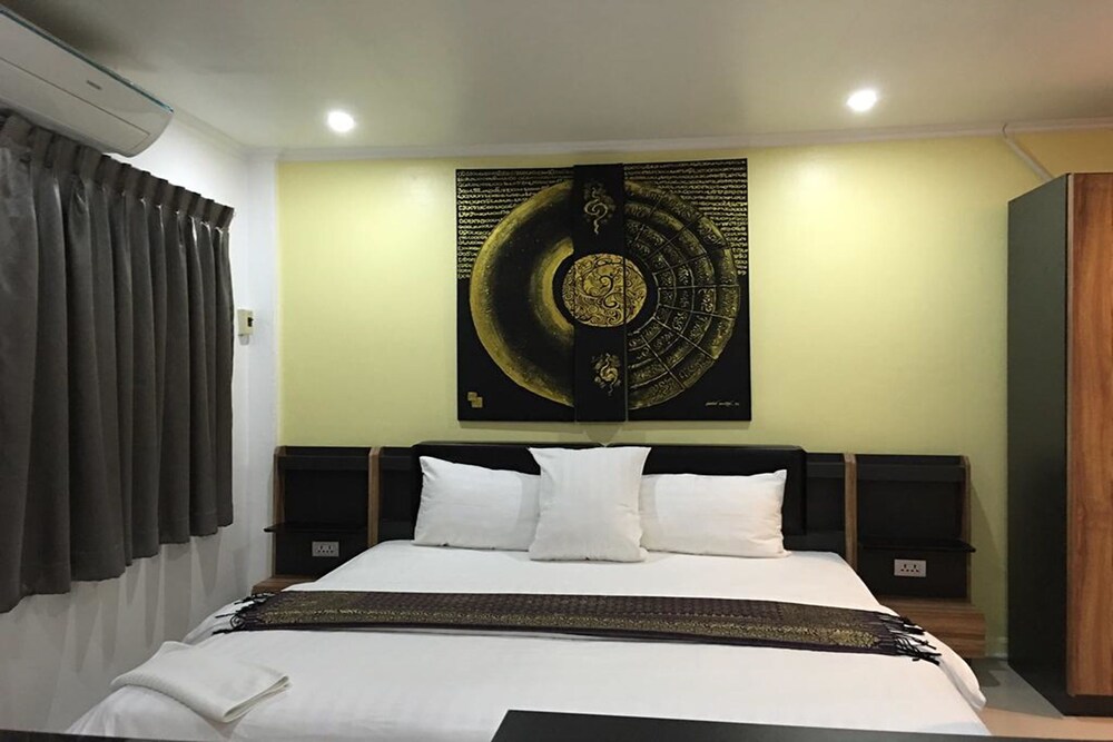Galaxy Suites - last minute hotel in Pattaya