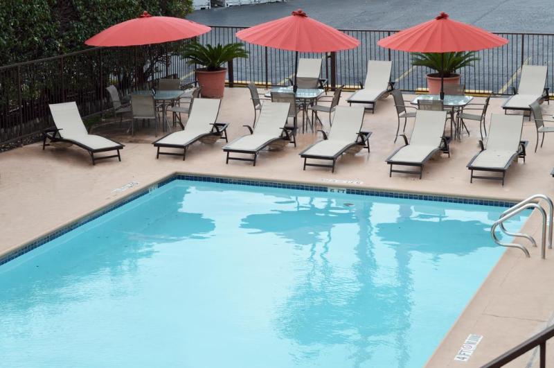 Travelodge by Wyndham San Antonio Lackland AFB - photo 13