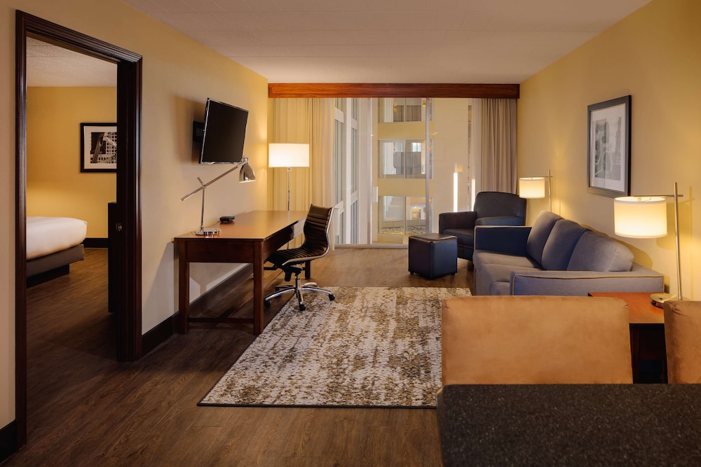 DoubleTree by Hilton Pittsburgh Cranberry - photo 32