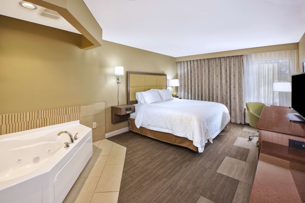 Hampton Inn Sault Ste Marie - photo 9