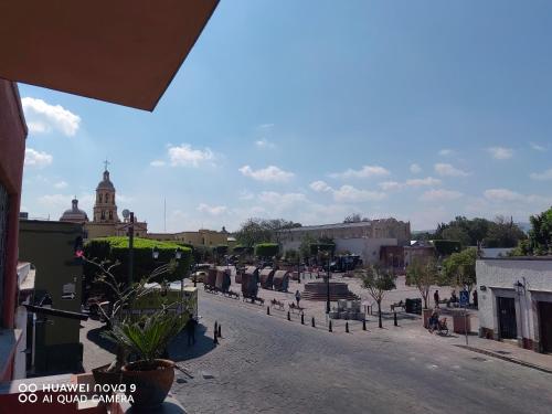 Plaza Fundadores iglesia de La Santa Cruz casa completa — 4-Star Luxury Hotel in Queretaro, Mexico