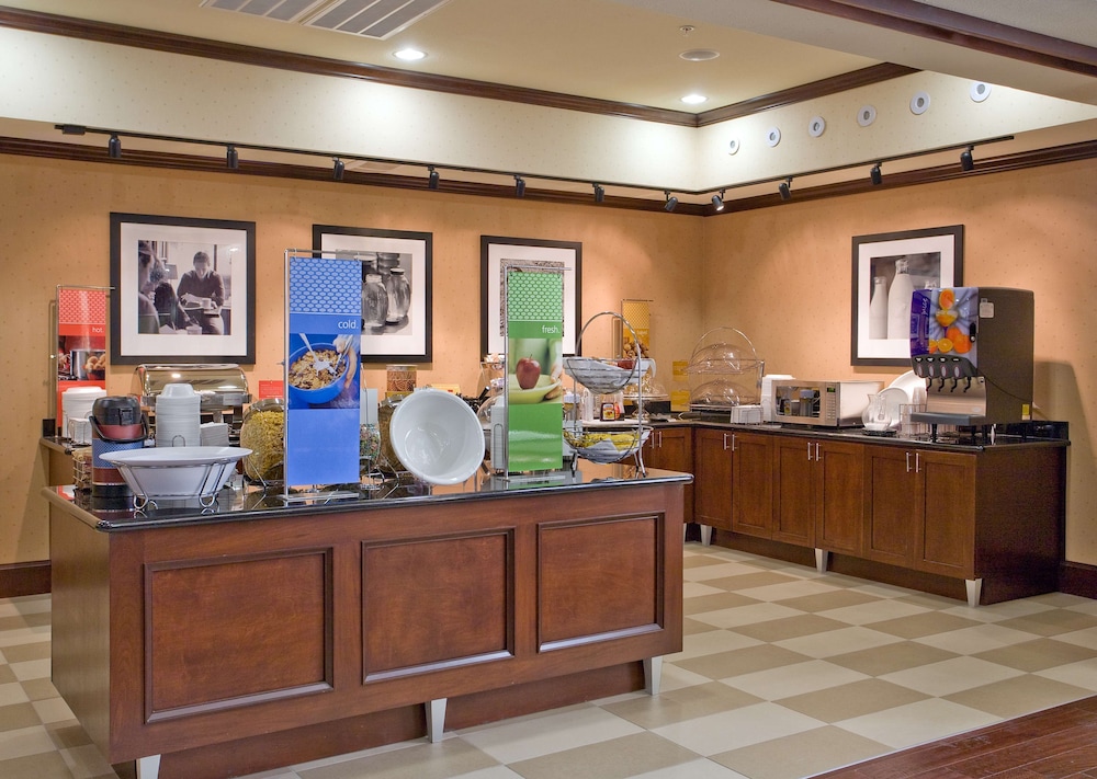 Hampton Inn & Suites New Braunfels - photo 12