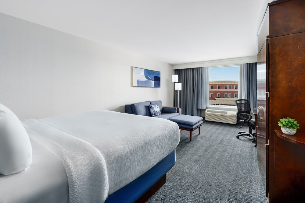 Courtyard by Marriott Keene Downtown - photo 11