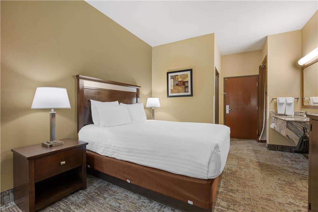 Best Western Plus Prairie Inn - photo 36