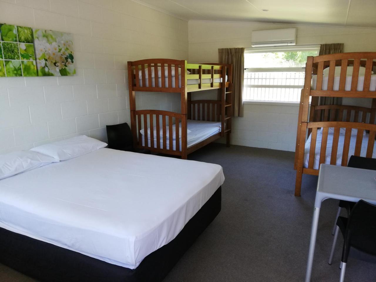 Mawley Holiday Park — 4-Star Luxury Hotel in Masterton, New Zealand