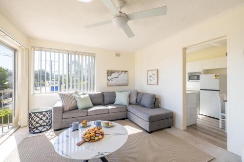 Yarramundi 447 Magnus Street air conditioned unit with air con wi fi water views and close to town — hotel in Tea Gardens