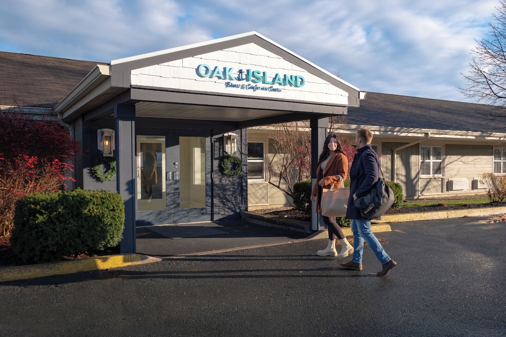 Oak Island Resort & Conference Centre — 4-Star Luxury Hotel in Windsor, Canada