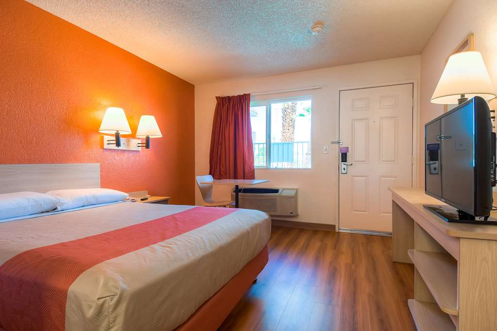 Motel 6 Rancho Mirage CA Palm Springs - photo 9