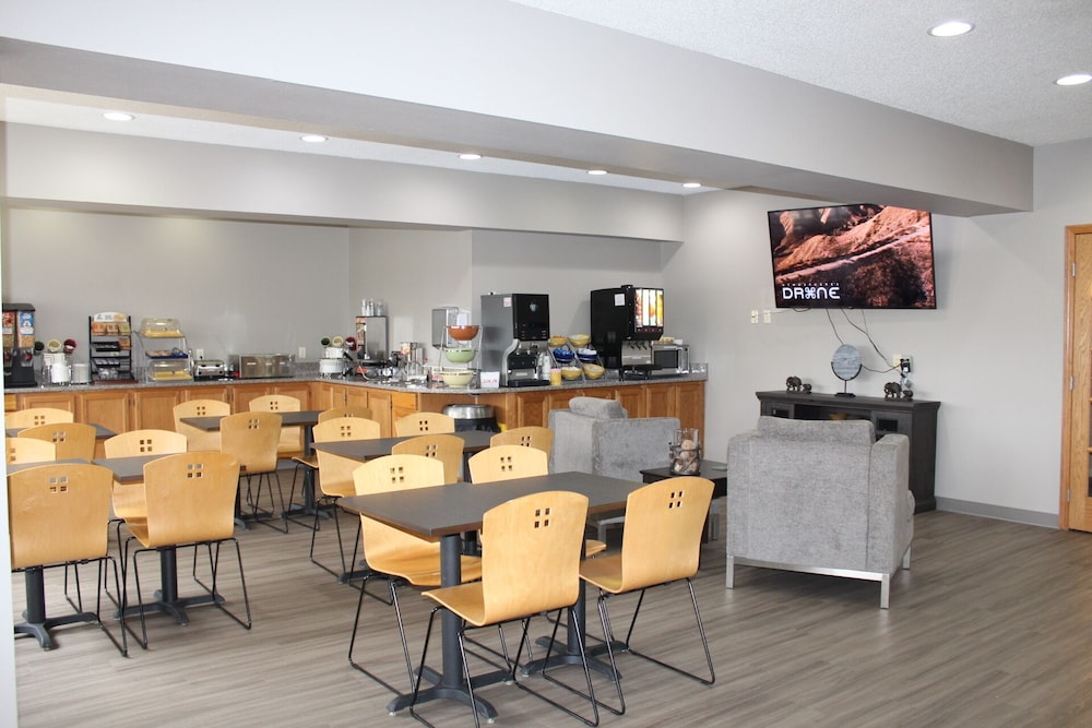 Reston Inn & Suites - photo 41