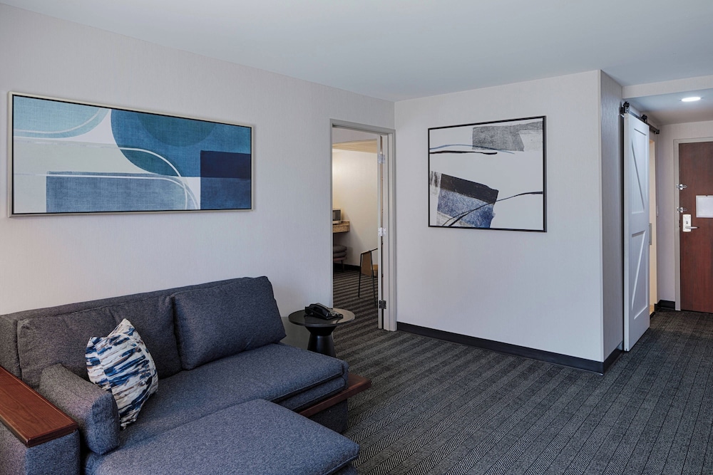 Courtyard by Marriott Springfield Downtown - photo 18