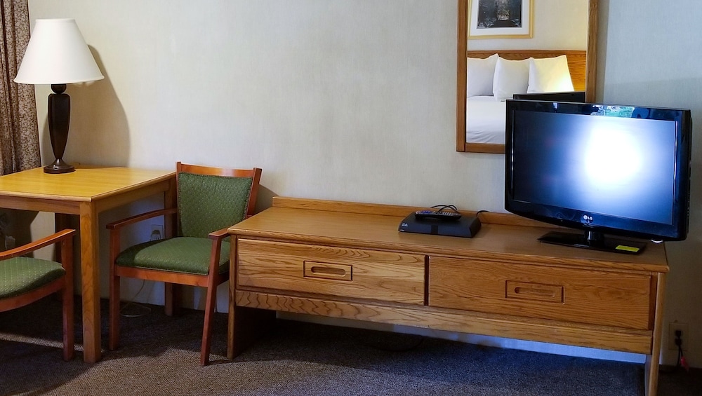 Magnuson Hotel Ely - photo 10