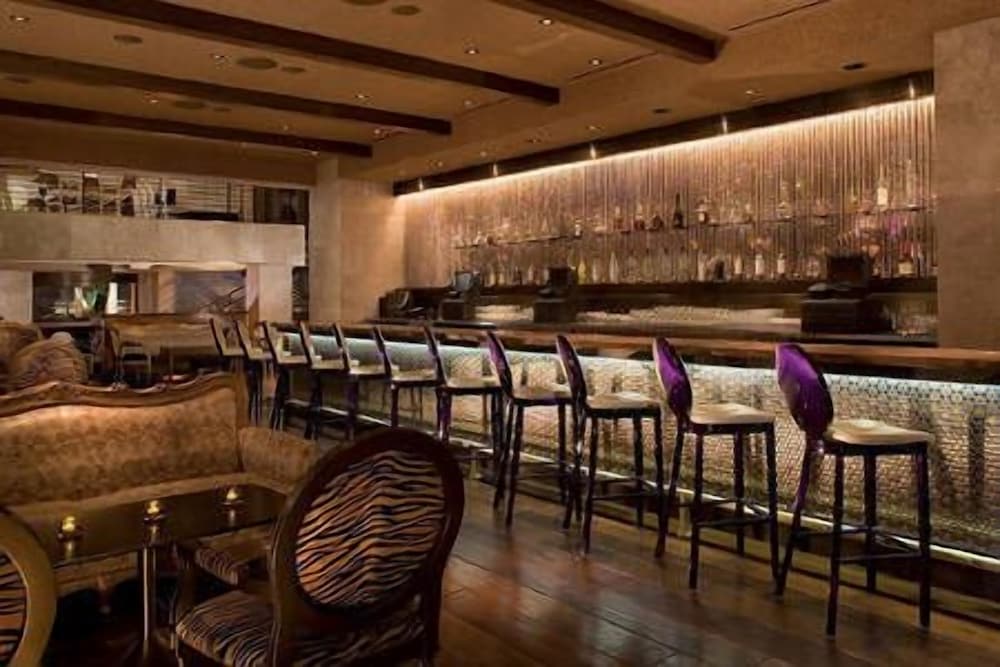 Luxury Suites at the Palms - photo 49