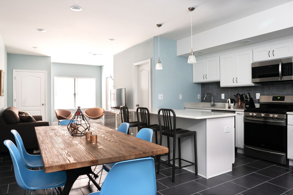 6 Bedroom Duplex Near NYC — 4-Star Luxury Hotel in Jersey City, United States
