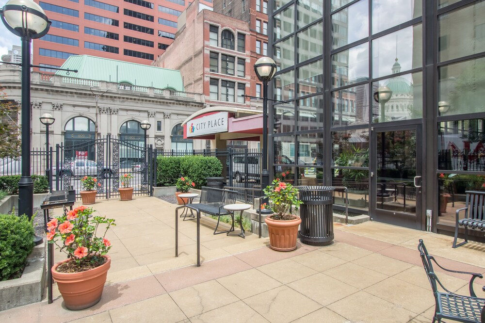 City Place Hotel — hotel in St. Louis