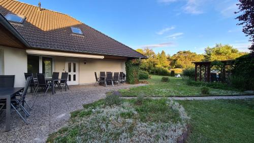 Haus 5 Elemente Fewo Feuer mit Terrasse Bio Kamin und 2 Schlafzimmer — 4-Star Luxury Hotel in Seebad Bansin, Germany