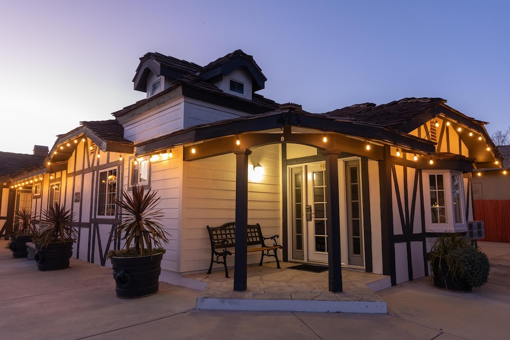 Solvang Inn and Cottages - photo 44