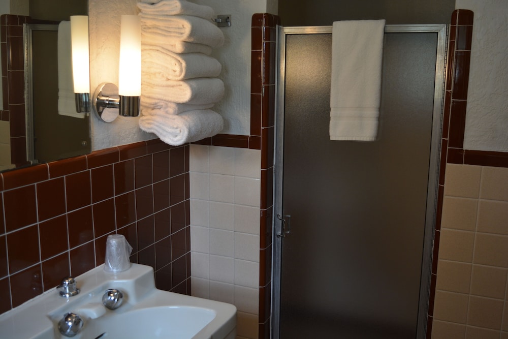 The Evergreen Inn Motel and RV Park - photo 15