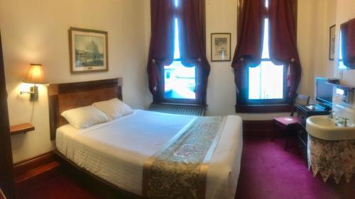 The Monarch Hotel - photo 22