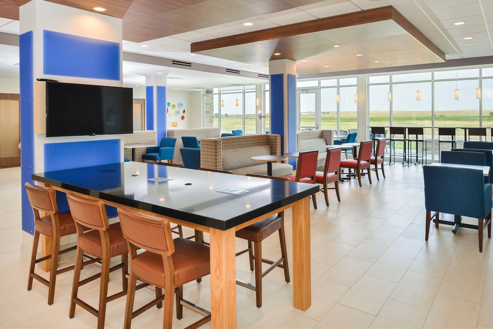 Holiday Inn Express & Suites Chadron by IHG - photo 28