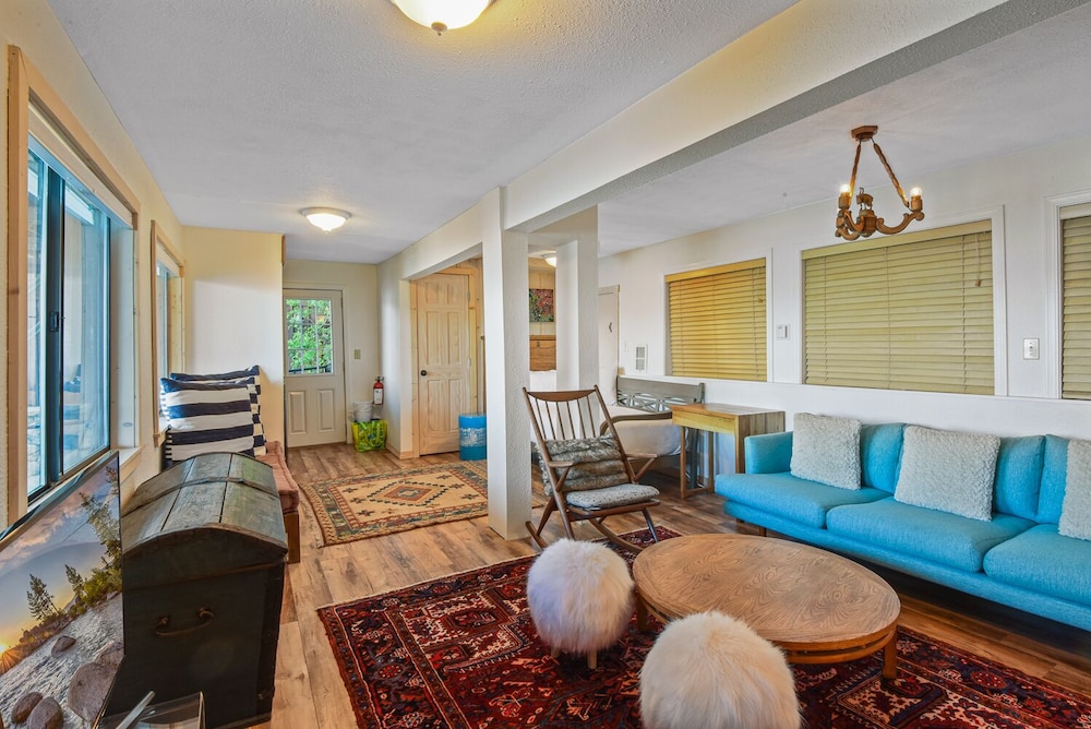 Mesmerizing Meeks Bay Outdoor Waterfront Deck - photo 20
