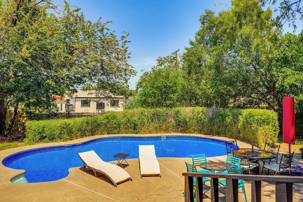 3 Mi to Dtwn Okc: Pet friendly Paseo Gem in Oklahoma City, United States