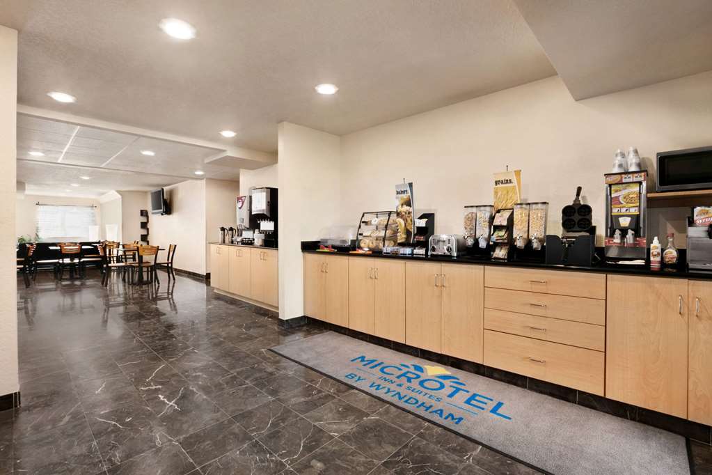 Microtel Inn & Suites by Wyndham Culpeper - photo 8