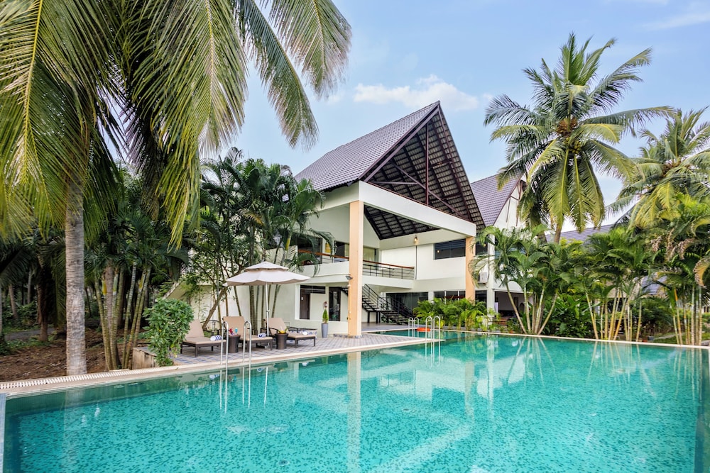 Sterling Palavelli Godavari — hotel in Razole