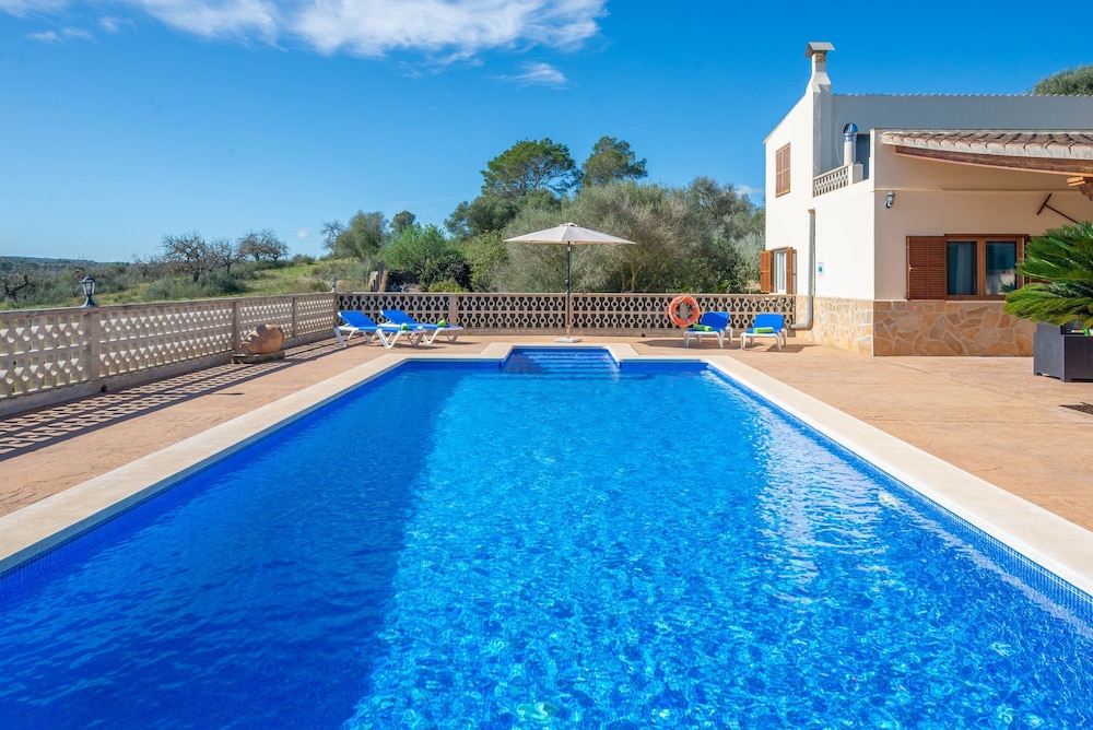 Vista Sol in Ariany With 2 Bedrooms and 1 Bathrooms in Ariany, Spain