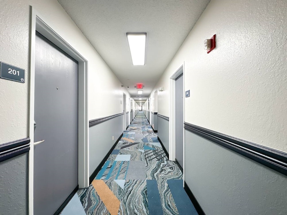 Blaine Town Inn & Suites - photo 30